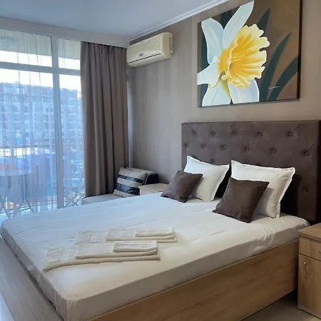 Gallery L Apartment *
